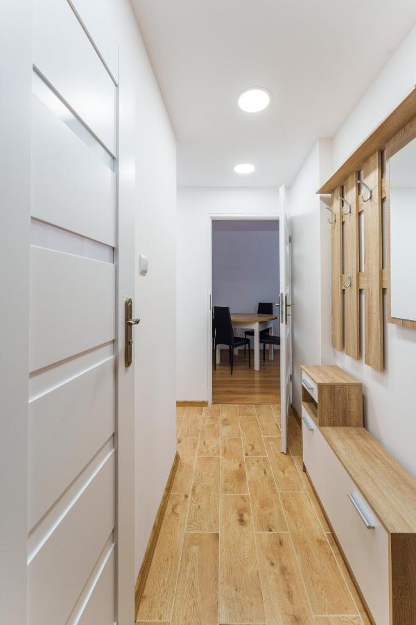 Apartament Pod Swierkiem - Pet Friendly - 2 Osobne Pokoje Dla Max 5 Osob - Space Apart Jelenia Góra Екстериор снимка